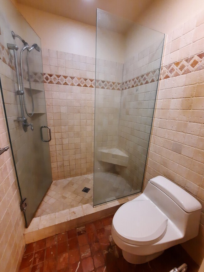 Building Photo - 7955 Vía Latina