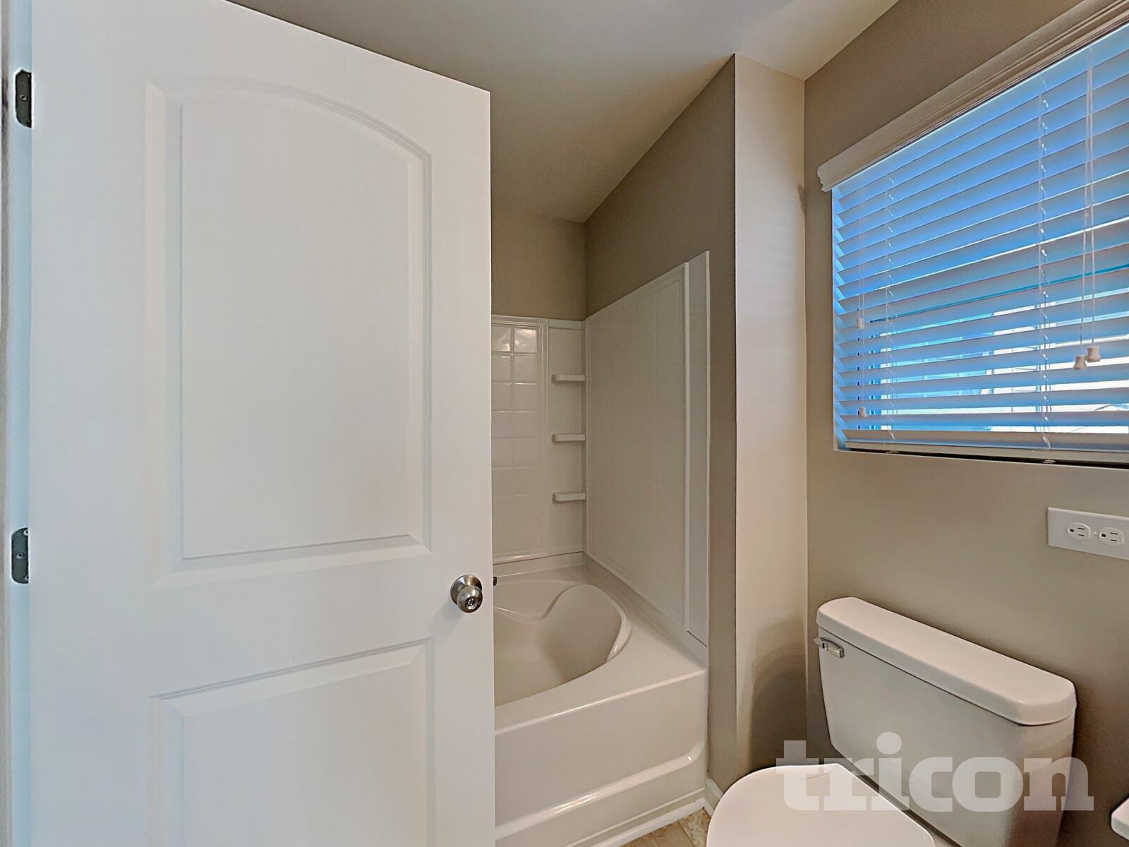 Building Photo - 817 Alta Wy