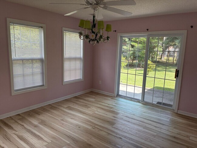 Building Photo - 3 Bedroom 2 Bath Home in Carolina Shores