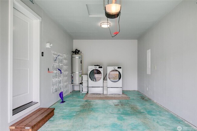 Building Photo - 2 bedroom close to the beach