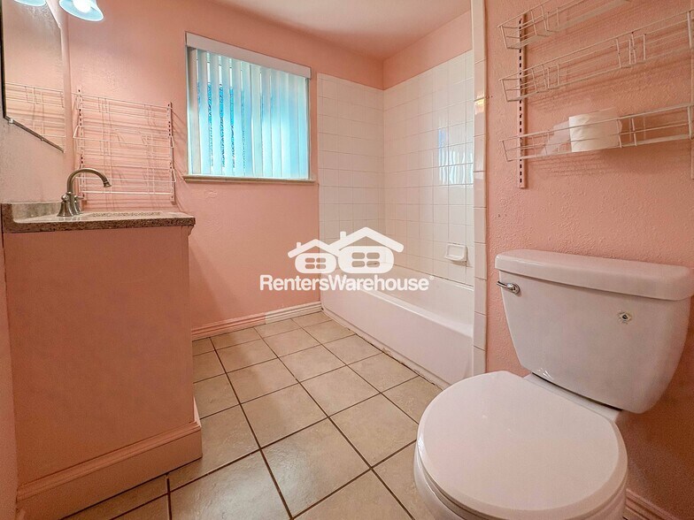 Building Photo - 420 Zenobia St