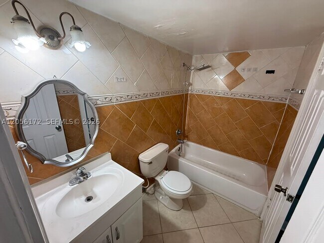 Building Photo - 1055 W 77th St