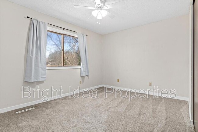 Building Photo - 7684 Dunmore Rd
