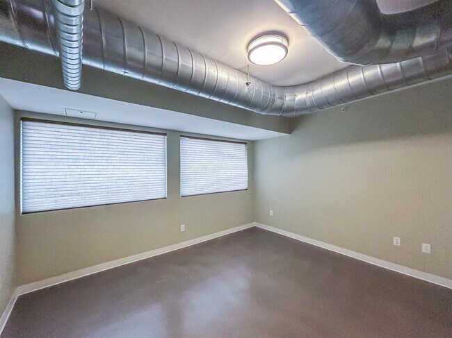 Building Photo - 800 Brazos St