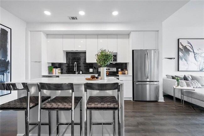 Primary Photo - 1777 Peachtree Rd NE