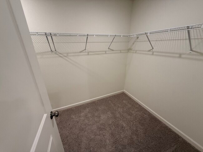 Building Photo - 2555 NW 23rd Ave