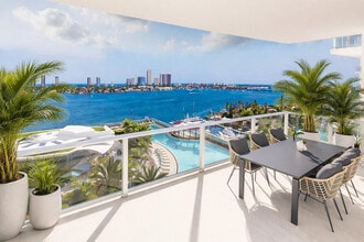 Building Photo - 220 Lake Shore Dr