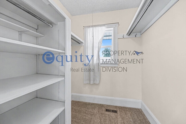 Building Photo - Murray House for Rent