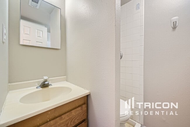 Building Photo - 3625 S Elati St