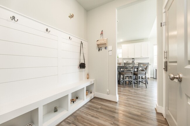 Building Photo - 9 Drywood Ln