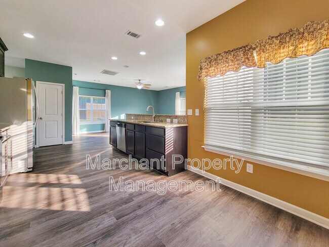 Building Photo - 4 Wisner Ct