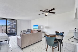 Building Photo - 777 NW 155th Ln