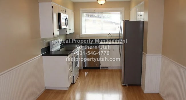 Building Photo - Beautiful 4 Bedroom 2 Bath Home in Kaysvil...