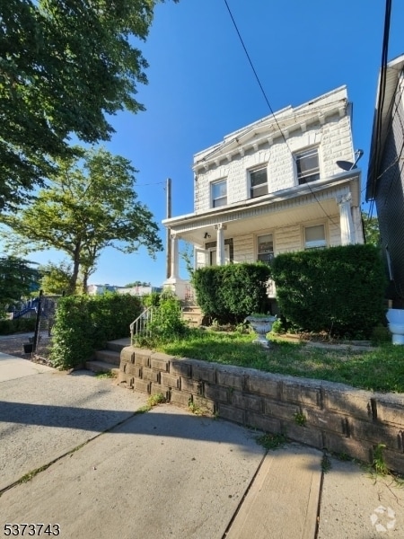 Building Photo - 43 W 26th St