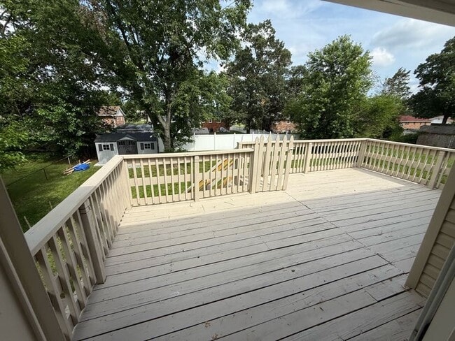Building Photo - 9706 Glen Way