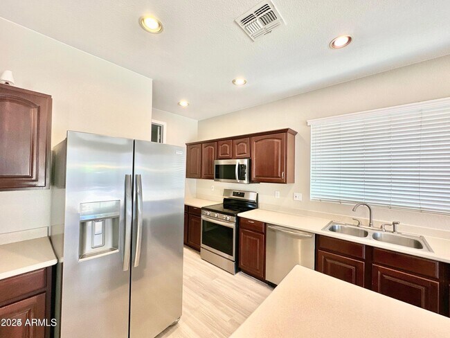 Building Photo - 12720 N 149th Ln