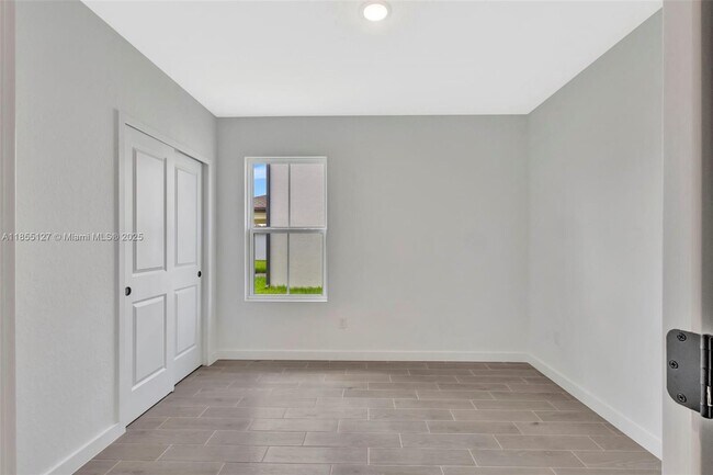 Building Photo - 301 Silver Sands Ln