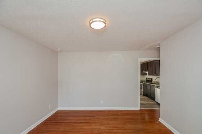 Building Photo - 3237 Barksdale Rd