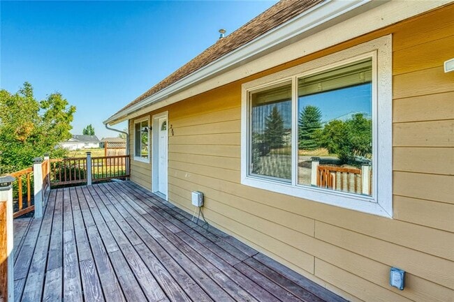 Building Photo - 296 Hartt Hill Dr