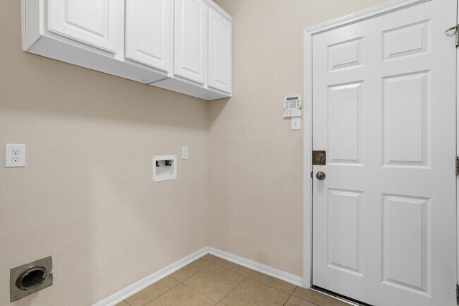 Building Photo - 314 Trillium Dr