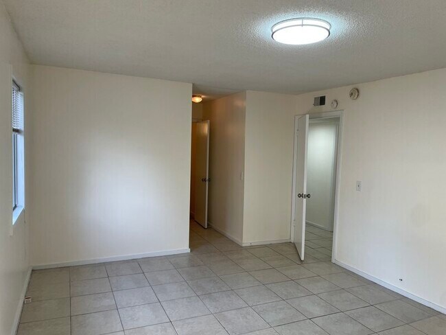 Building Photo - 1208 Bush River Rd