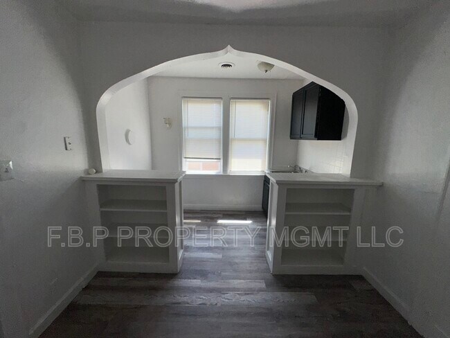 Building Photo - 5049 Coplin St