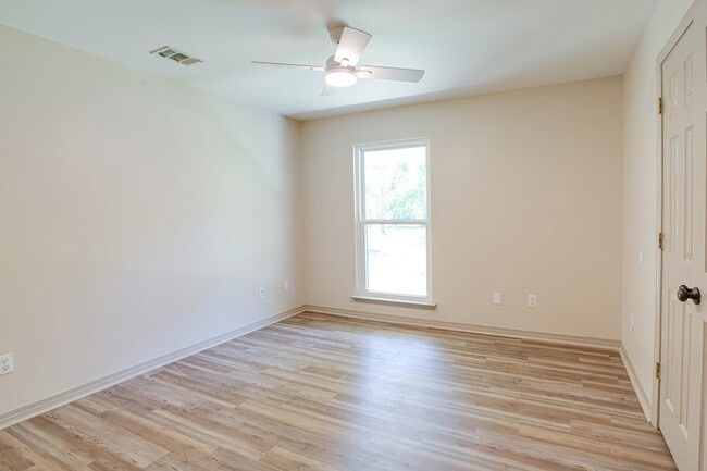 Building Photo - 12525 Indian Springs Rd