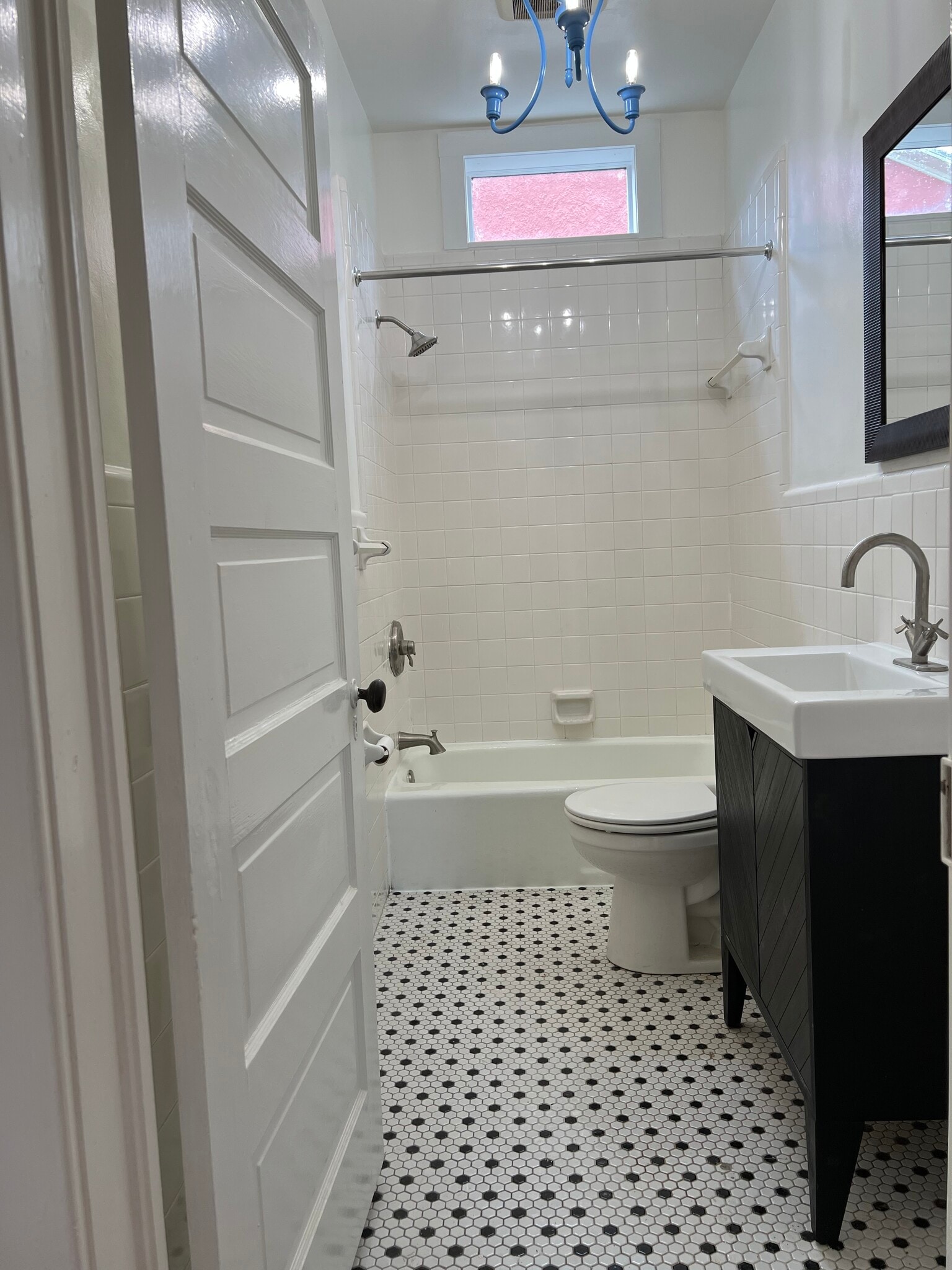 charming bathroom - 719 Altavista Ave