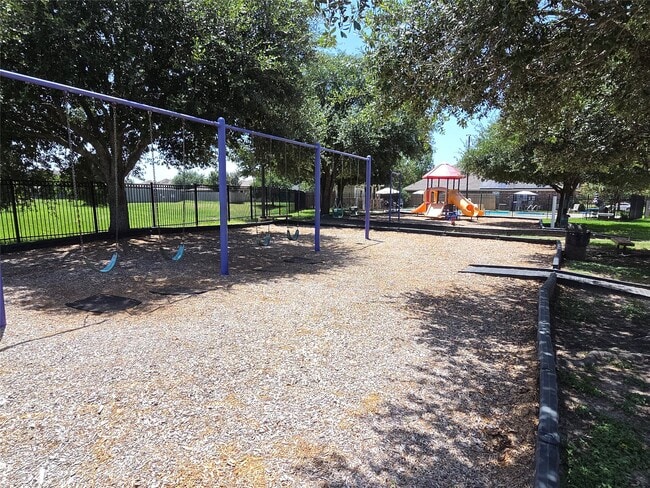Building Photo - 3027 Lockeridge Village Dr
