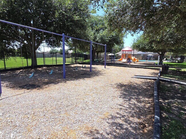 Building Photo - 3031 Lockeridge Village Dr