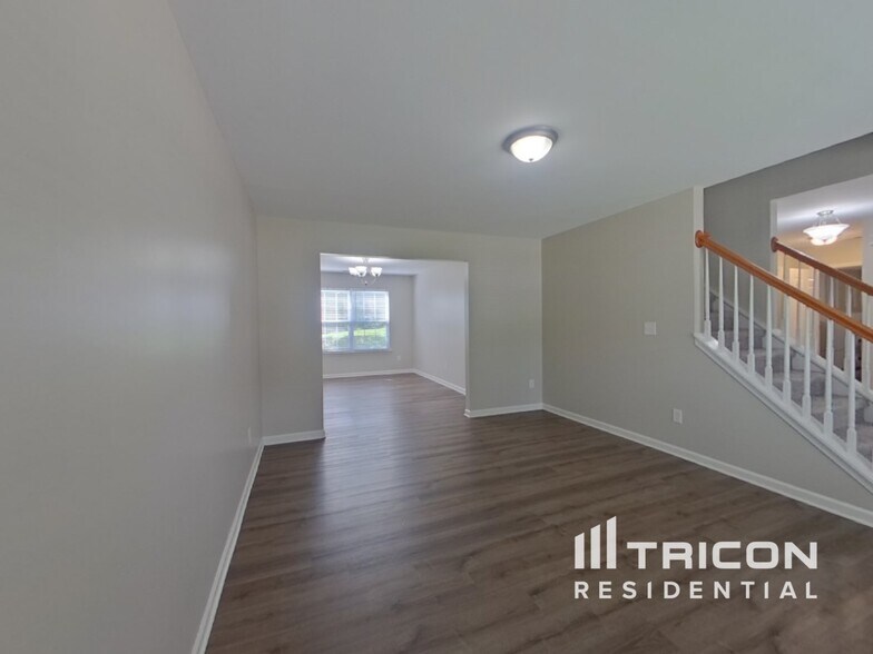 Building Photo - 2496 Ivy Creek Frd