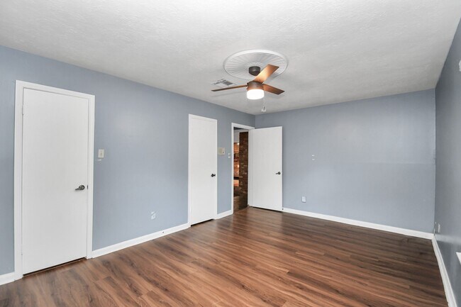 Building Photo - 2510 Hilton Head Dr