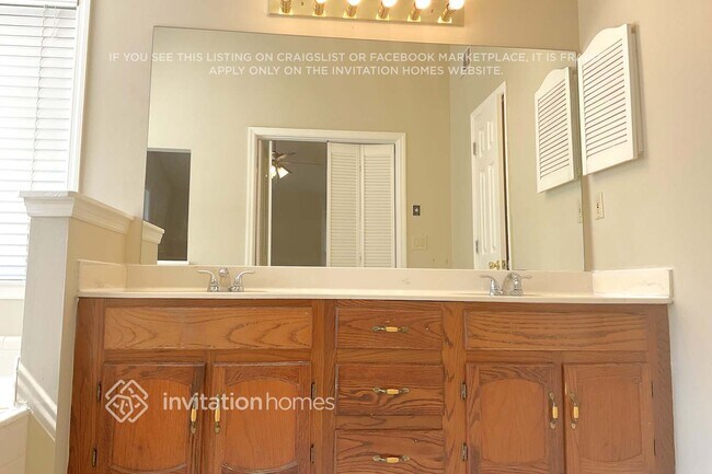 Building Photo - 230 Leigh Kay Dr