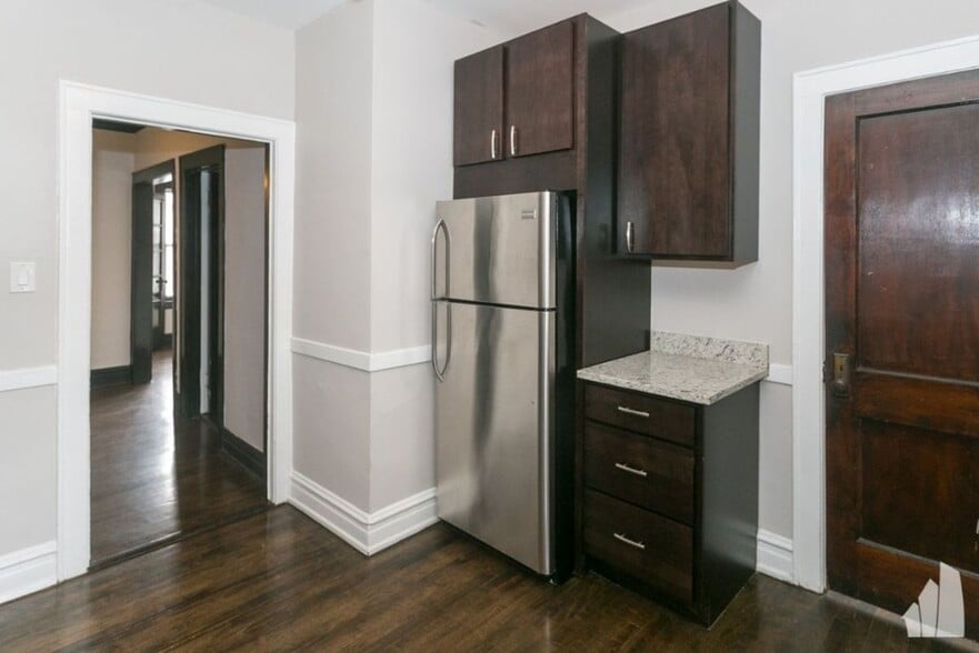 Building Photo - 3827 N Drake Ave