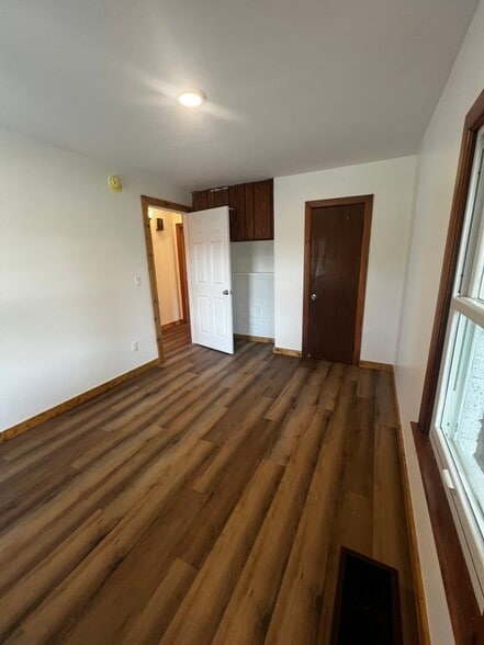 Building Photo - 1801 Woodson Dr SW