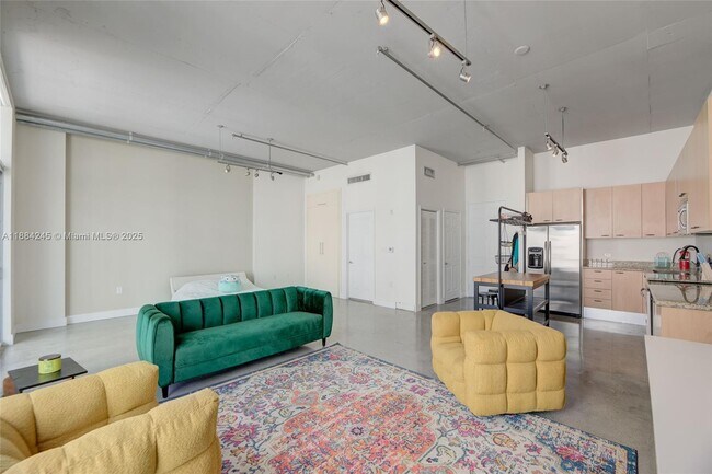 Building Photo - 2100 Van Buren St