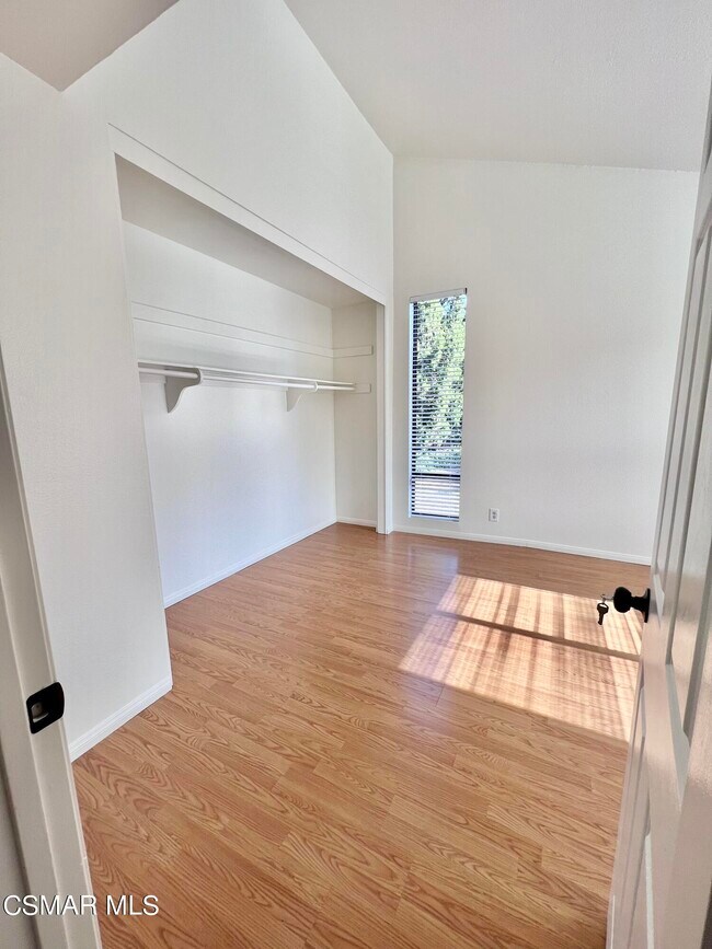 Building Photo - 937 Shadow Lake Dr
