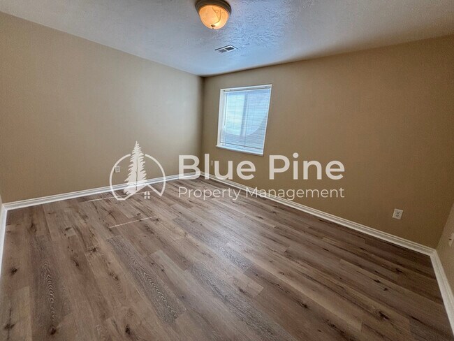 Building Photo - 3736 Ellendale Cir