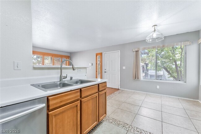 Building Photo - 3125 Casey Dr