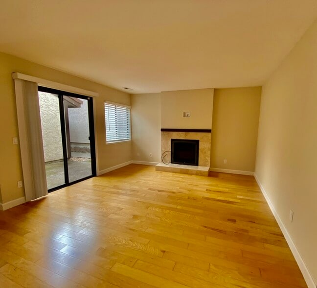 Living Room - 90 Holstrom Cir