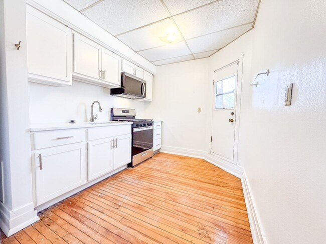 Building Photo - 1632 Jefferson St