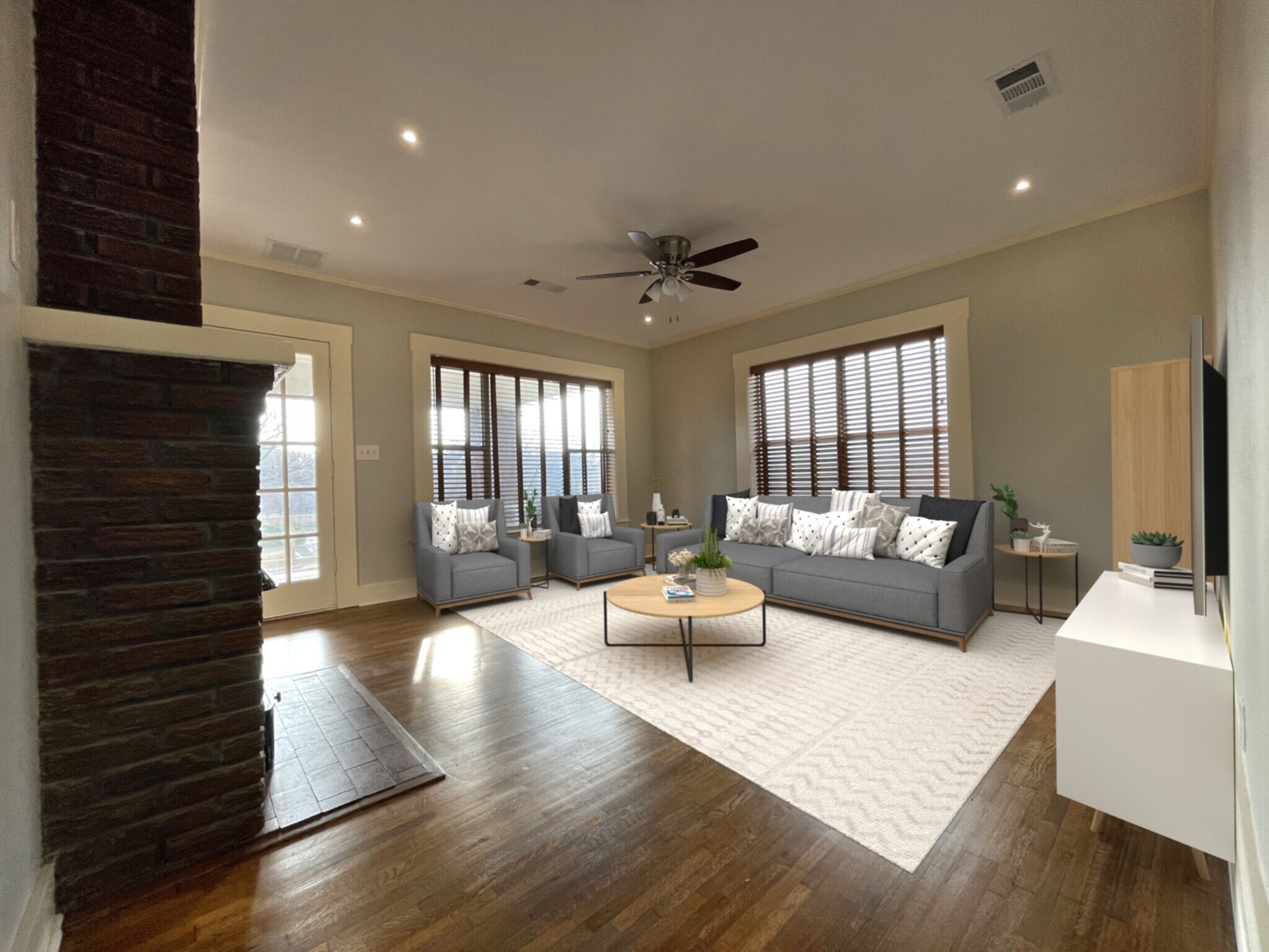 Building Photo - 2556 S University Dr