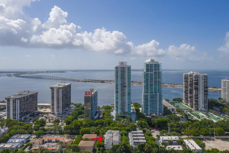 Building Photo - 2100 Brickell Ave