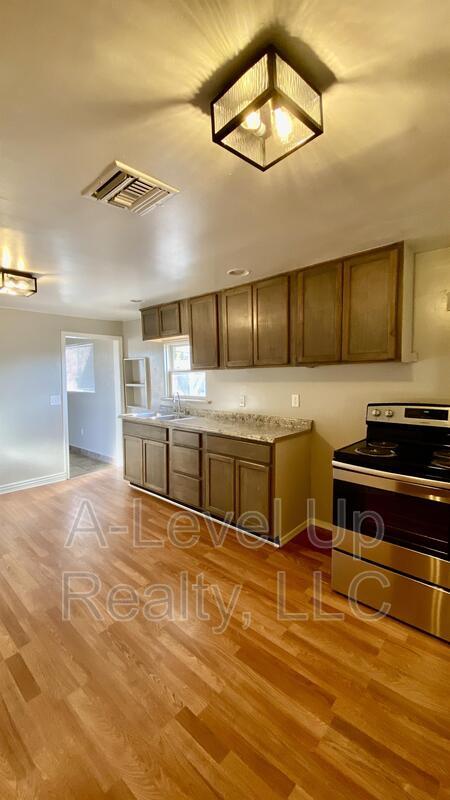 Building Photo - 3909 S 14th Ave