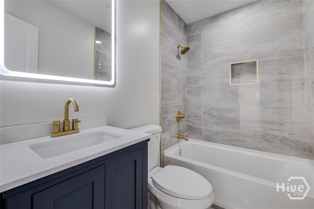 Building Photo - 2110 E 56th St