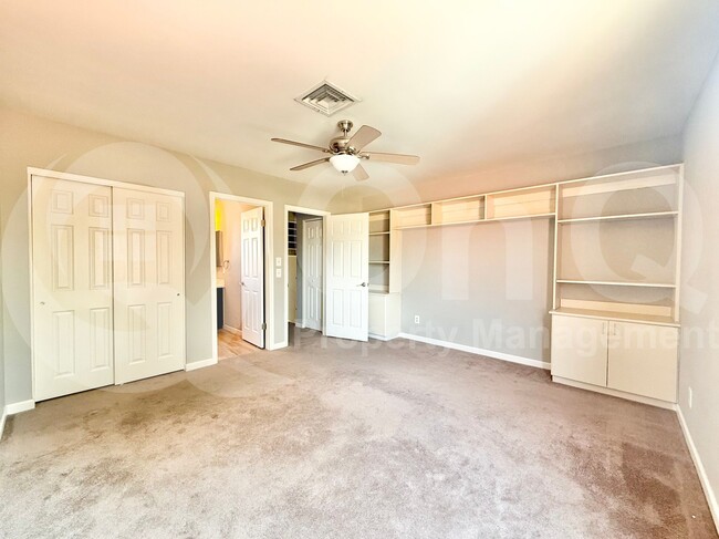 Building Photo - 4695 W Ivanhoe St