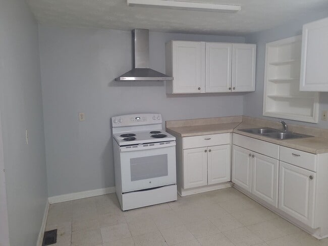 Building Photo - Single Family Home