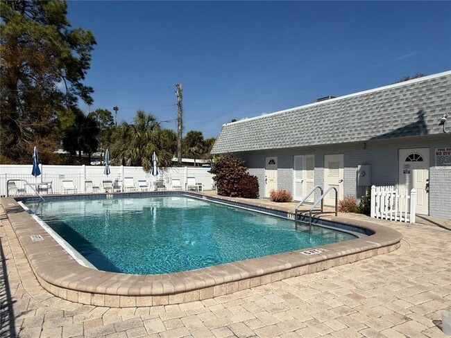 Building Photo - 204 Mindy Dr