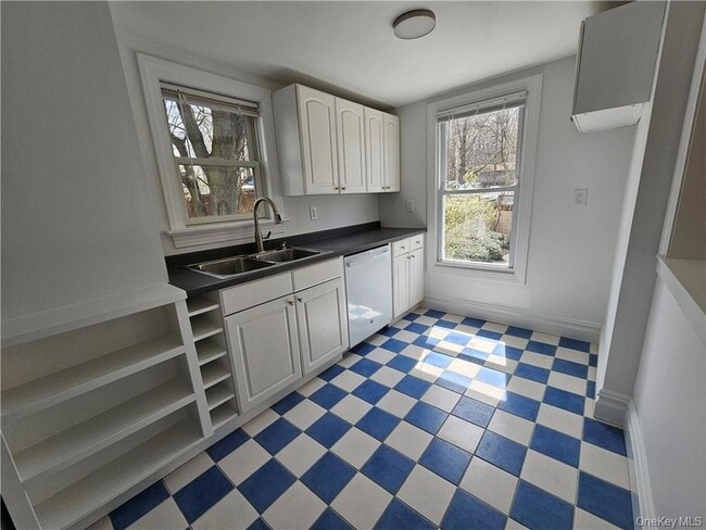 Building Photo - 95 NY-59