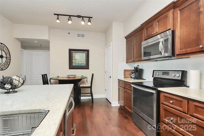 Building Photo - 1315 East Blvd